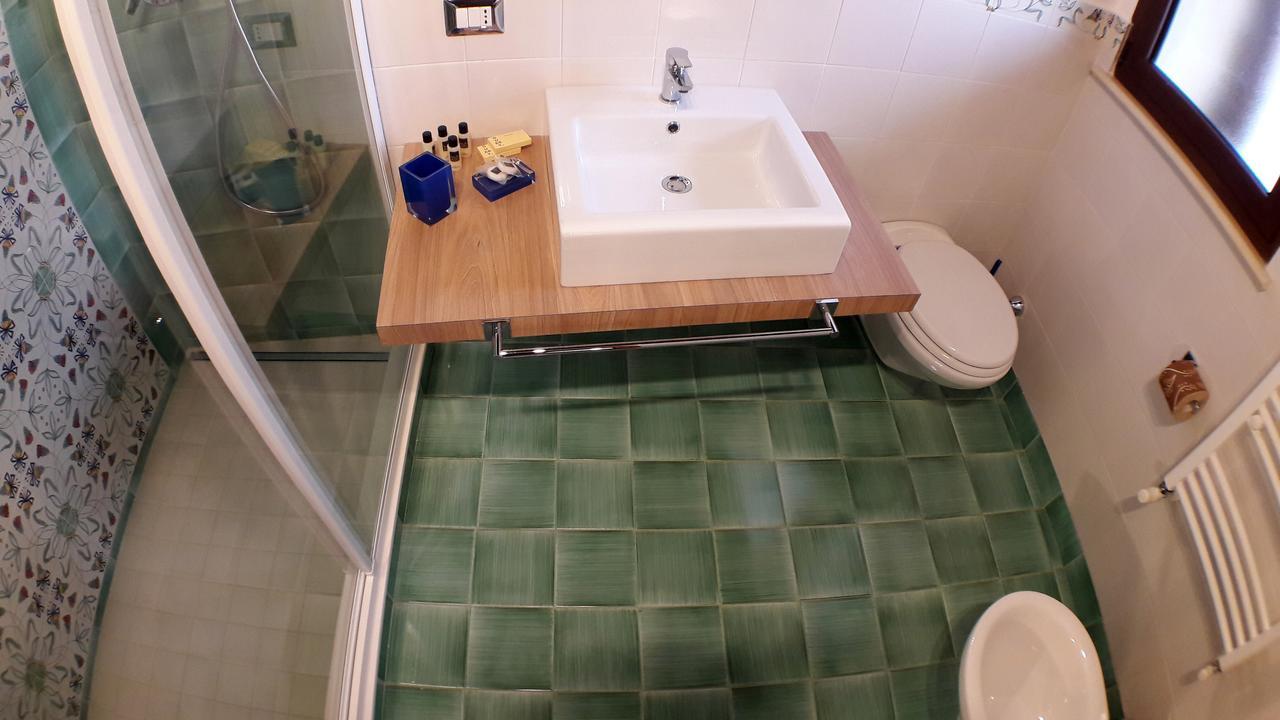 La Cattedrale Dai Tetti Bed and Breakfast Trani Εξωτερικό φωτογραφία