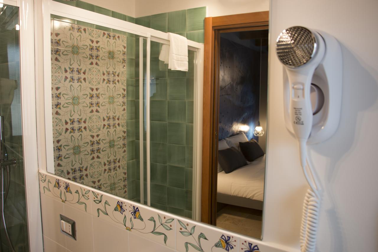 La Cattedrale Dai Tetti Bed and Breakfast Trani Εξωτερικό φωτογραφία