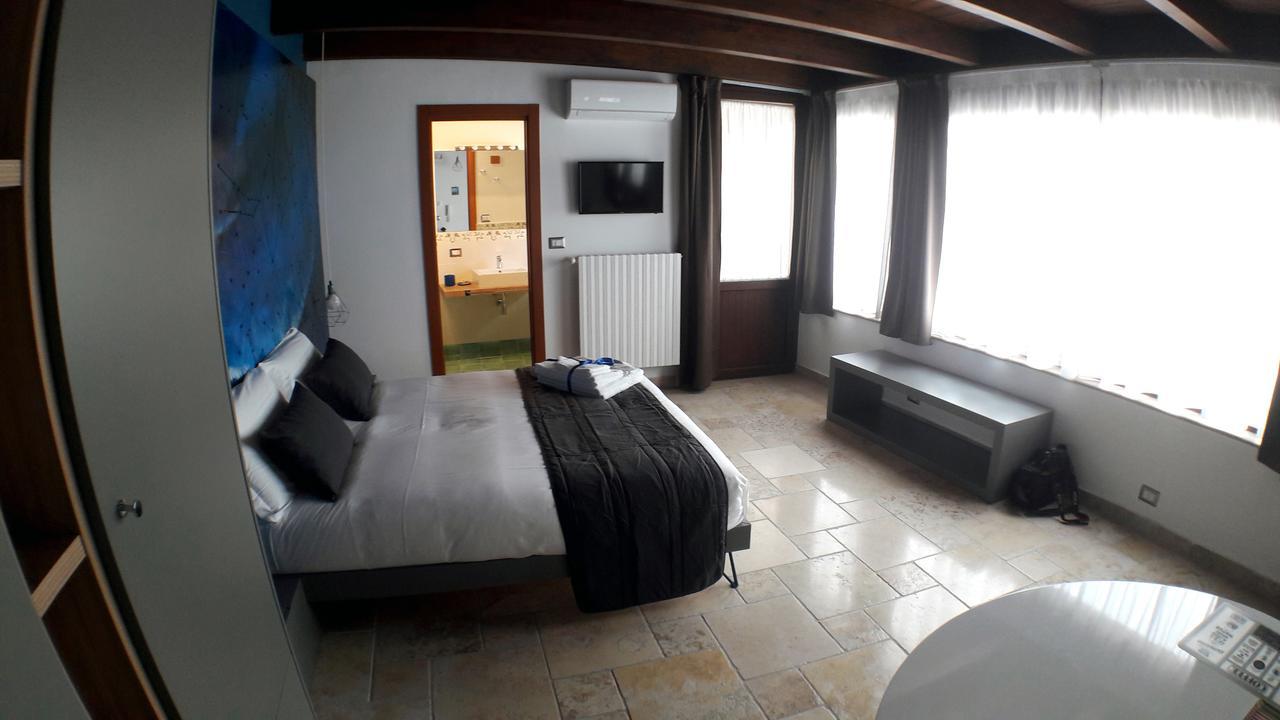 La Cattedrale Dai Tetti Bed and Breakfast Trani Εξωτερικό φωτογραφία
